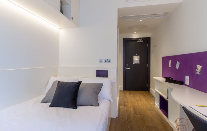 Silver En Suite, Spring Mews, Tinworth Street, Vauxhall, London - Image 1